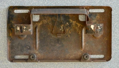 SOPORTE DE MATRÍCULA TRASERO PLYMOUTH BELVEDERE II 1965 DE COLECCIÓN - CARROCERÍA MOPAR B Foto 1 de 2