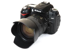 Nikon D90 with Nikkor 18-70mm - Picture 1 of 13