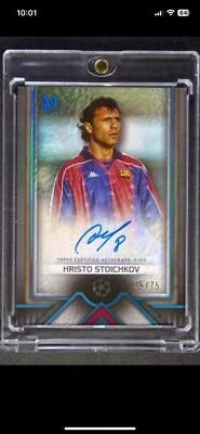 🔥 Hriso Stoichkov 2023-24 Topps Museum UEFA Archival Zafiro��Auto 35/75🔥👀 Foto 1 de 3