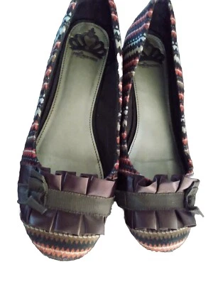 Zapatos planos de ballet Fergalicious By Fergie para mujer 7,5 multicolor Foto 1 de 4