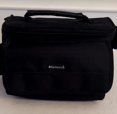 Bolso de hombro para cámara Samsonite con correa El tamaño es de aproximadamente 8X6 pulgadas Foto 1 de 4