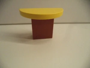 Lego Duplo Tischplatte halbrund brauner Stein (F) - Bild 1 von 3