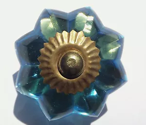 light blue flower ( melon ) shaped cut glass cupboard knobs brass FREE POSTAGE - Picture 1 of 4