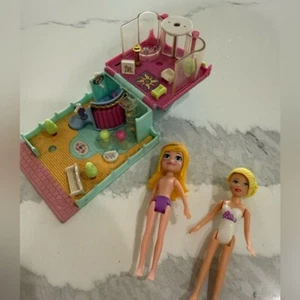Vintage Bluebird Polly Pocket 1995 Dress Shop Pollyville with 2 Dolls - Picture 1 of 6