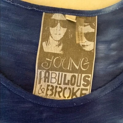 Mono Young Fabulous & Broke crema y azul Foto 1 de 4