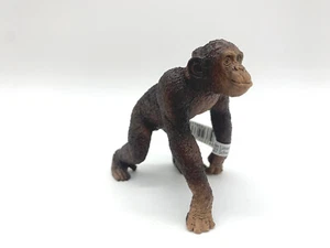 Affe Schleich Tier 17058 Affe Schimpanse mit Fähnchen Sammelfigur Tier Spielzeug - Bild 1 von 3