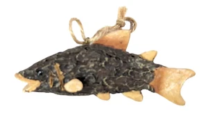 Fish Ornament Brown Tan Carved Look Resin Vintage 1995 4 x 2-in Jute Hanger Gift - Picture 1 of 3