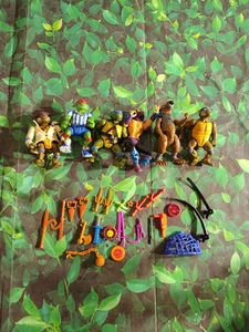 Vintage Teenage Mutant Ninja Turtles Action Figuren und Zubehör Konvolut - Bild 1 von 17