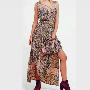 Free People Petra Boho lila Blumendruck V-Ausschnitt ärmellos Maxikleid-Sm - Bild 1 von 16