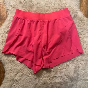 Pantalones Cortos de Yoga CRZ Talla Pequeña Rosa Atléticos Calce Plumoso Cintura Alta Forrados con Delfines - Imagen 1 de 6