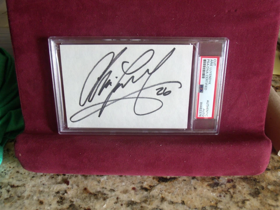 ARIE LUYENDYK #26 INDY RACING HAND SIGNED INDEX CARD AUTO SLABBED PSA/DNA - Image 1 of 1