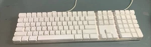 Genuine Apple A1048 English wired full size USB keyboard 2005 - Picture 1 of 8