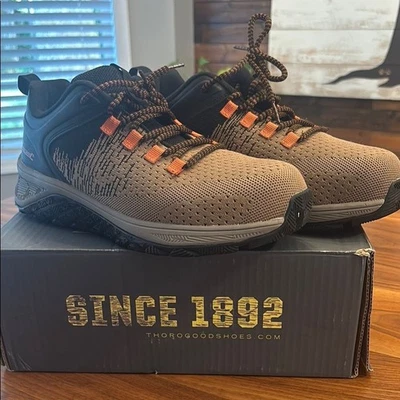 Thorogood 809-4100 男式 AST 低棕色黑色工作鞋头鞋 9 码 — 第 1/4 张图片