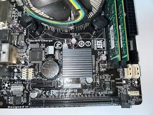 Placa base Gigabyte 1150 + Core I3 + 4GB DDR3 - Imagen 1 de 4