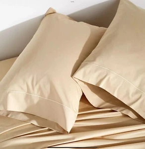 Donna Karan Set 2 Fundas de Almohada Seda Indulgencia Puntada Baratta Dobladillo Oro Polvo Rey - Imagen 1 de 6