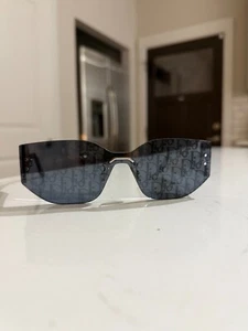 Christian Dior 'DiorClub M6U Shield Sunglasses New - Picture 1 of 7