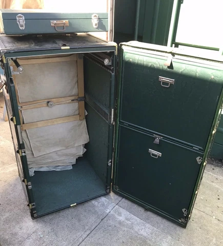 Antique Early 20th Century OSHKOSH Steamer Trunk Wardrobe w/ Briefcase No Keys Cover