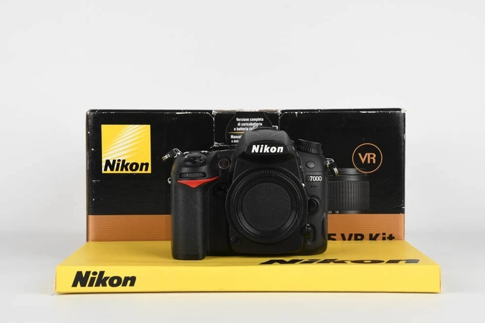 Nikon D7000 + 2 YEARS WARRANTY - Image 1 of 1