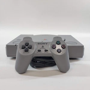 Sony PlayStation 1 PS1 Gray Console Gaming System SCPH-70001 - Picture 1 of 10