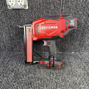 Craftsman Cucitrice a corona stretta senza fili calibro 18 20 V - solo strumento (CMCN618N) - Foto 1 di 7