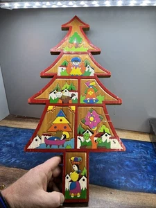 Mexikanische Volkskunst Geschichte erzählen lackiert 18" Weihnachtsbaum aus Holz ~ El Salvador - Bild 1 von 5