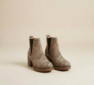 Altar'd State Tiermotiv Stiefel Größe 7M zum Überziehen Gepardenmuster Baddie Mob Frau - Bild 1 von 7