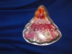 New Vintage Wilton Barbie Cake Pan 2105-3500 with two barbie decorating lay-ons - Picture 1 of 3