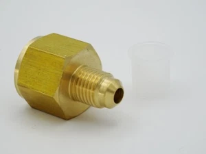 Adattatore Riduzione capezzolo Riduttore M 1/4 SAE x F 3/8 SAE - Foto 1 di 2