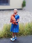  Scale3d00/1.76 figures handpainted young girl holding her pet cat 'marmalade'