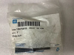 Genuine GM Front Brake Crossover Pipe Clip Bracket (1999 - 2000) (Old Stock) - Picture 1 of 2