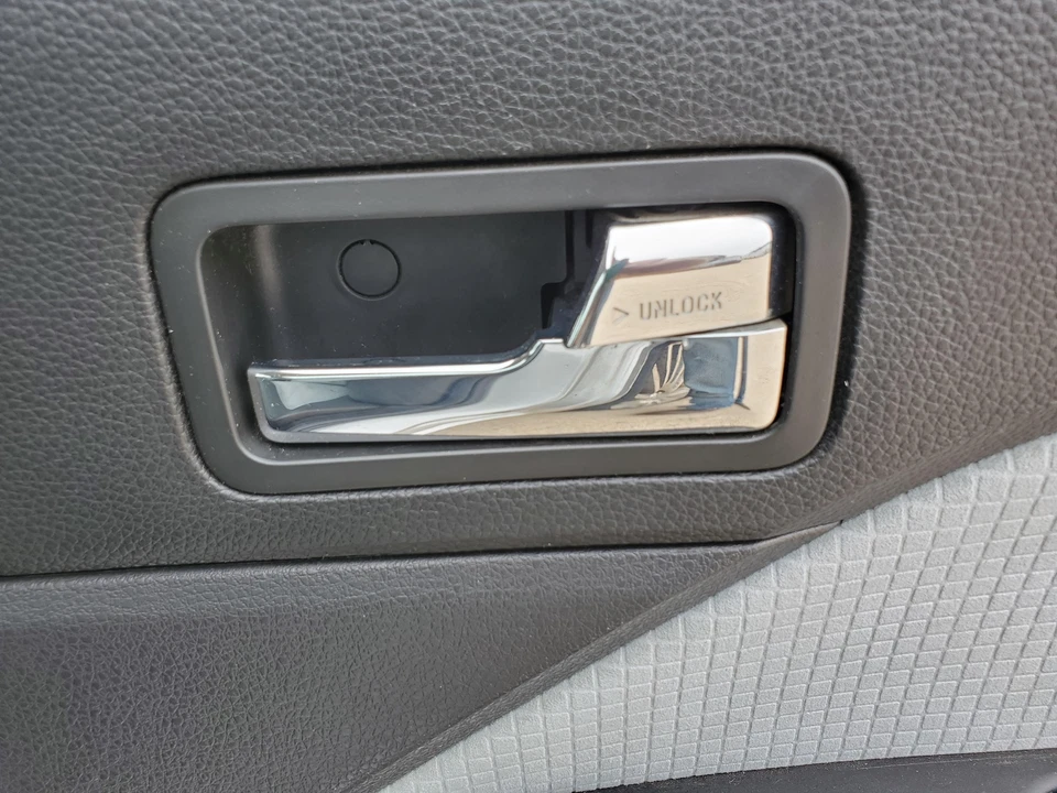 Manija de puerta interior trasera derecha (cromo) (solo manija) Mercury Milan 2006-2011 Foto 1 de 4