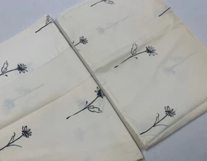 (2) Vintage Westpoint Stevens Long Stem Floral Standard Pillow Cases USA - Picture 1 of 6