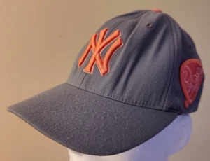 NY Yankees Baseball Cap S/M grau & pink bestickt authentisches MLB Logo flexible Passform - Bild 1 von 9