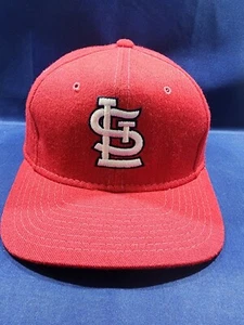 Cappello vintage St. Louis Cardinals Sports Specialties berretto rosso logo tinta unita taglia 7 1/4 - Foto 1 di 12