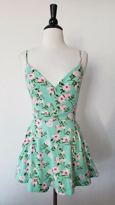 Mameluco Urban Outfitters Nuevo Talla Pequeña XS Floral Verde Falda Coqueta Gargen Foto 1 de 4