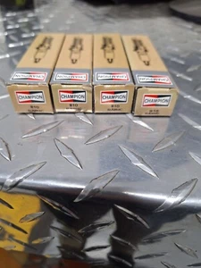 CHAMPION SPARK PLUGS 810 RA8HC COPPER PLUS PACK OF 4 - Picture 1 of 3