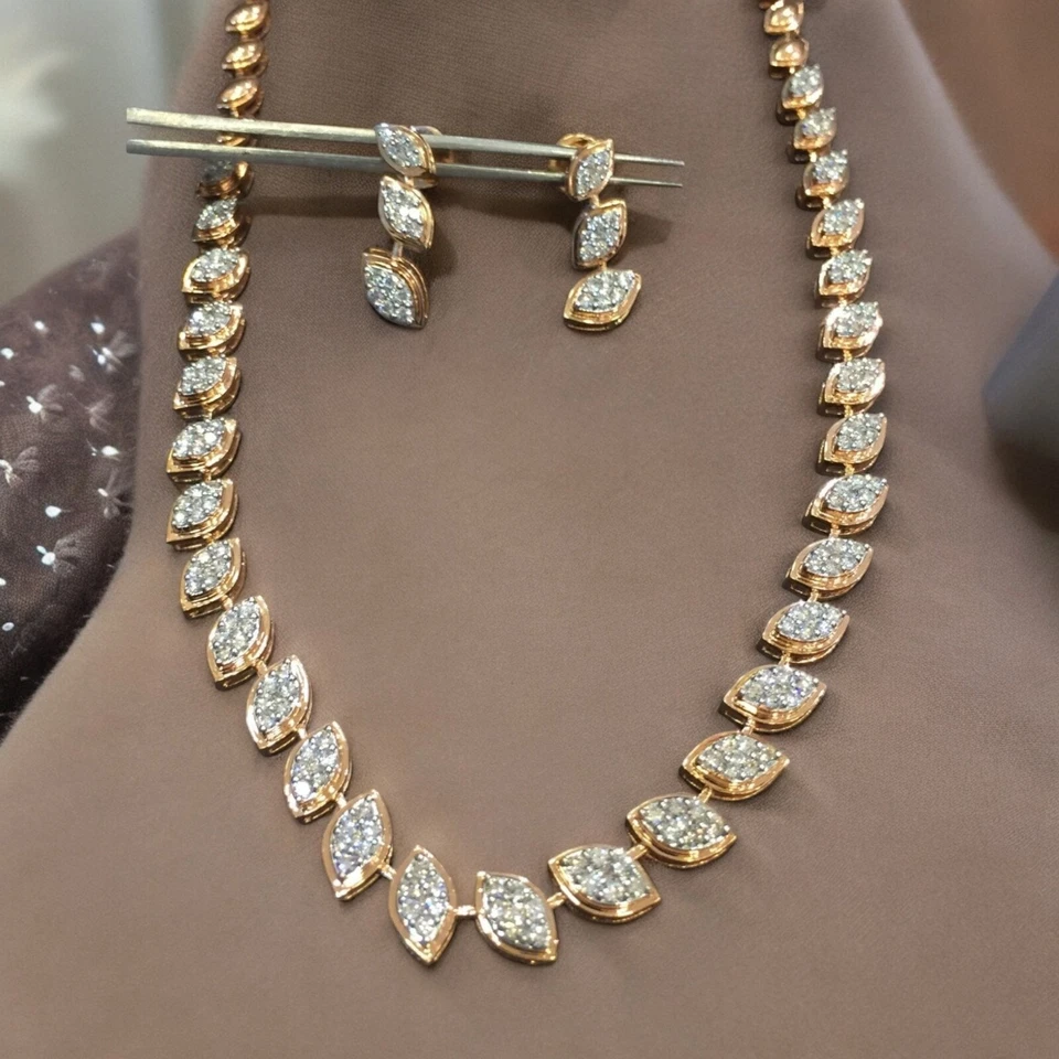 Stunning 2.49 Cts Round Brilliant Cut Diamonds Necklace Earrings Set in 14K Gold - Image 1 of 4