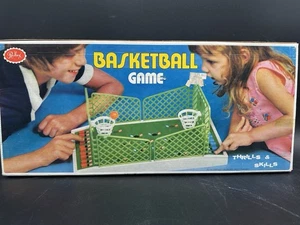 Juego de baloncesto vintage de Redbox completo con 4 pelotas. - Imagen 1 de 12