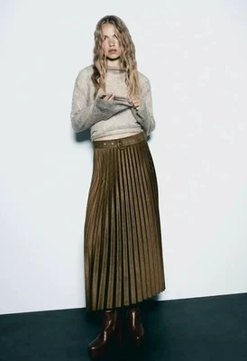 Falda midi plisada de blogger talla S de Zara de cintura alta de imitación de cuero con cinturón línea A Foto 1 de 4