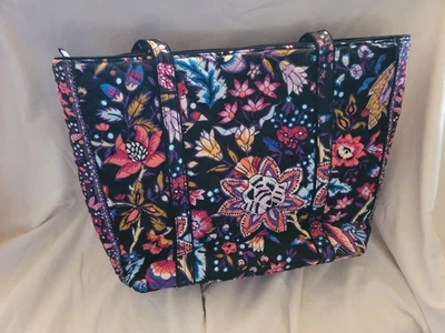 Bolso de Mano Vera Bradley Flores Sobre Negro  Foto 1 de 4