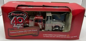Snap-on 1:24 Scale 1953 Chevy Tow Truck Limited Edition Die-Cast w/ 1/4 Set - Picture 1 of 6