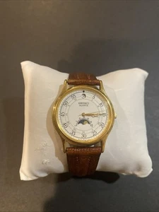 Vintage Seiko Moon Phase Watch White Dial Gold Tone Date 6F22-7009 - Picture 1 of 7