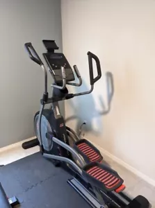 PROFORM 7.0 ELLIPTICAL CROSS TRAINER - Picture 1 of 3