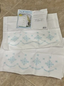 Jack Dempsey Stamped Perle Edge Pillowcases 1600 Daisy XX Floral Pattern #327 - Picture 1 of 1