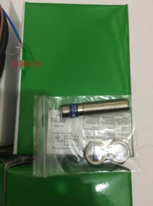 1PC New schneider Proximity Switch XS612BLPBL2 free shipping - Picture 1 of 5