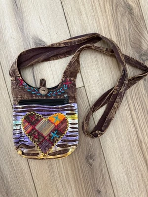 Bolso Bandolera Boho Patchwork Hippie Bandolera Cartera Bordada Corazón Botón Cremallera Bolso Foto 1 de 4