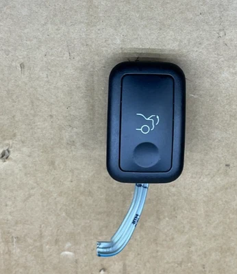 2008-2015 Mercedes W204 C350 C300 C63 AMG Trunk Release Switch A2048707051 OEM - Image 1 of 4