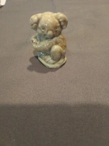 1985-1996 Series 2 ANIMALS Wade Whimsie Red Rose Tea Figurine-KOALA BEAR - Picture 1 of 1