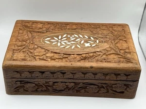 Vintage Hand Carved Teak Wooden Jewelry Trinket Box Lined Made in India - Picture 1 of 10