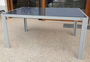 Garten-Terassentisch 144cm Lang, 92cm Breit und 76cm Hoch. - Bild 1 von 1